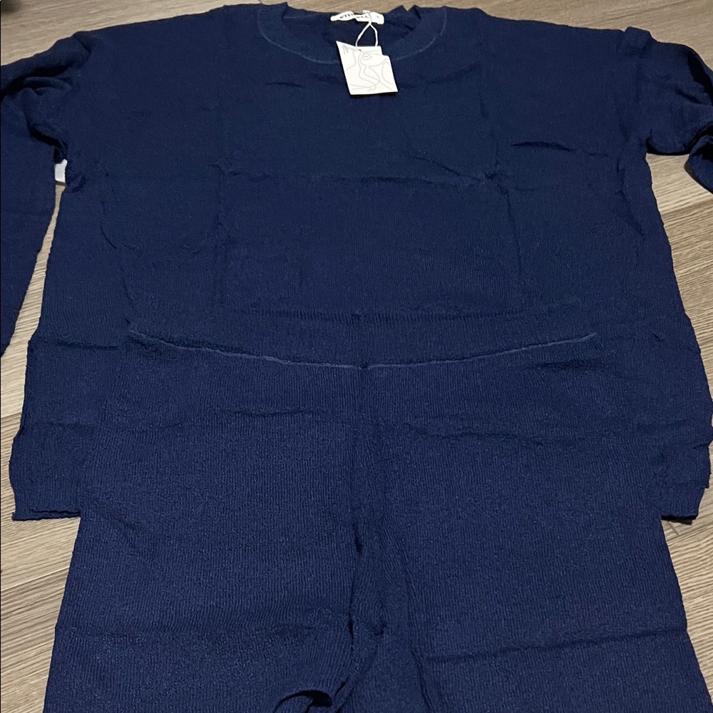 Cozy Navy women’s short set